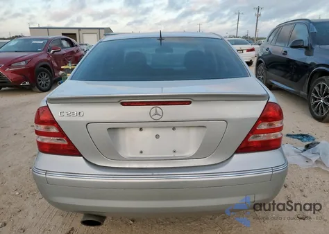2006 Mercedes-Benz C 230 из США, поврежденный, VIN WDBRF52H56A869801